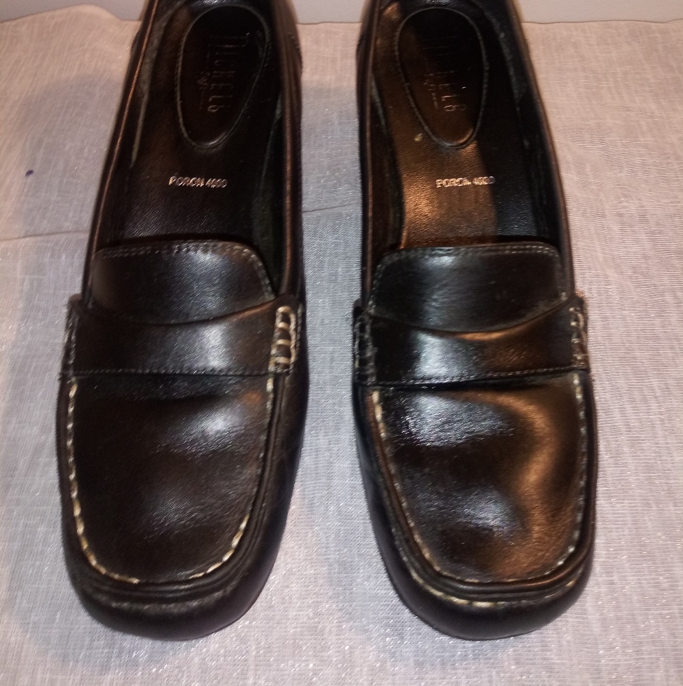 Nickles. T Hickory size 6 black leather